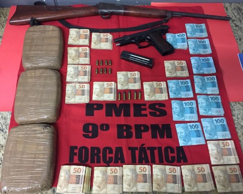 Cocaína e dinheiro apreendidos pela Força Tática