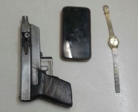 arma caseira e celularroubado 1403