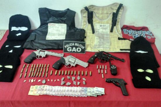 armas_cach1304