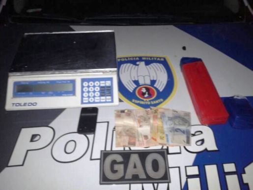 foto apreensão entorpecentes em ibatiba 16 06 15