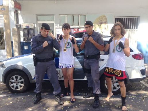 lutando pela vida 2808