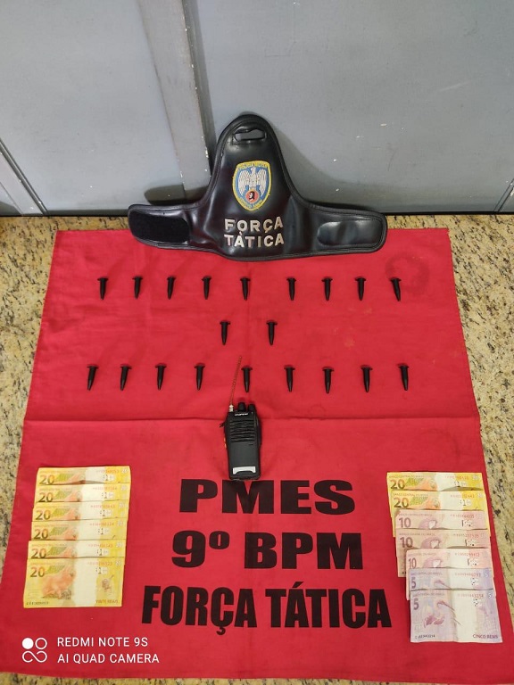 Drogas e rádio comunicador