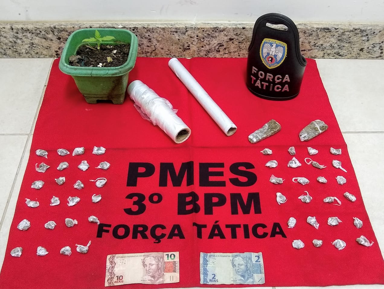 Foto apreensão drogas em Rive