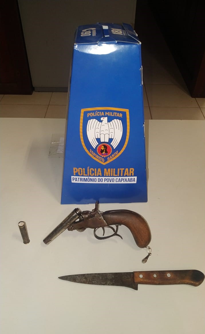 foto garrucha e faca