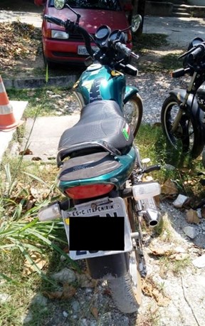Motocicleta recuperada pela PM durante ação em Cachoeiro de Itapemirim
