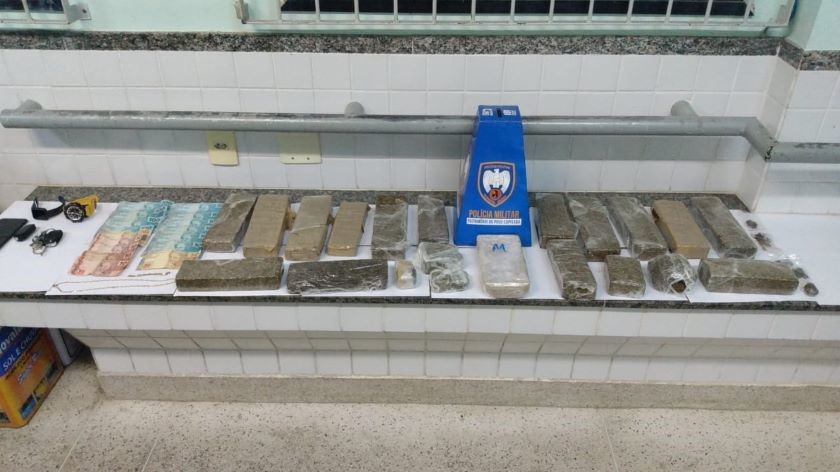 Polícia Militar apreende cerca de 20 kg de maconha e outras drogas em Guarapari