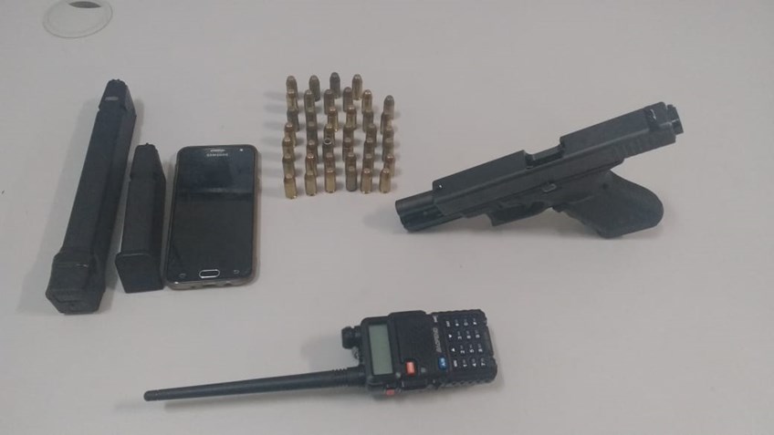 Materiais apreendidos durante patrulhamento no Bairro da Penha nesta terça-feira (04)