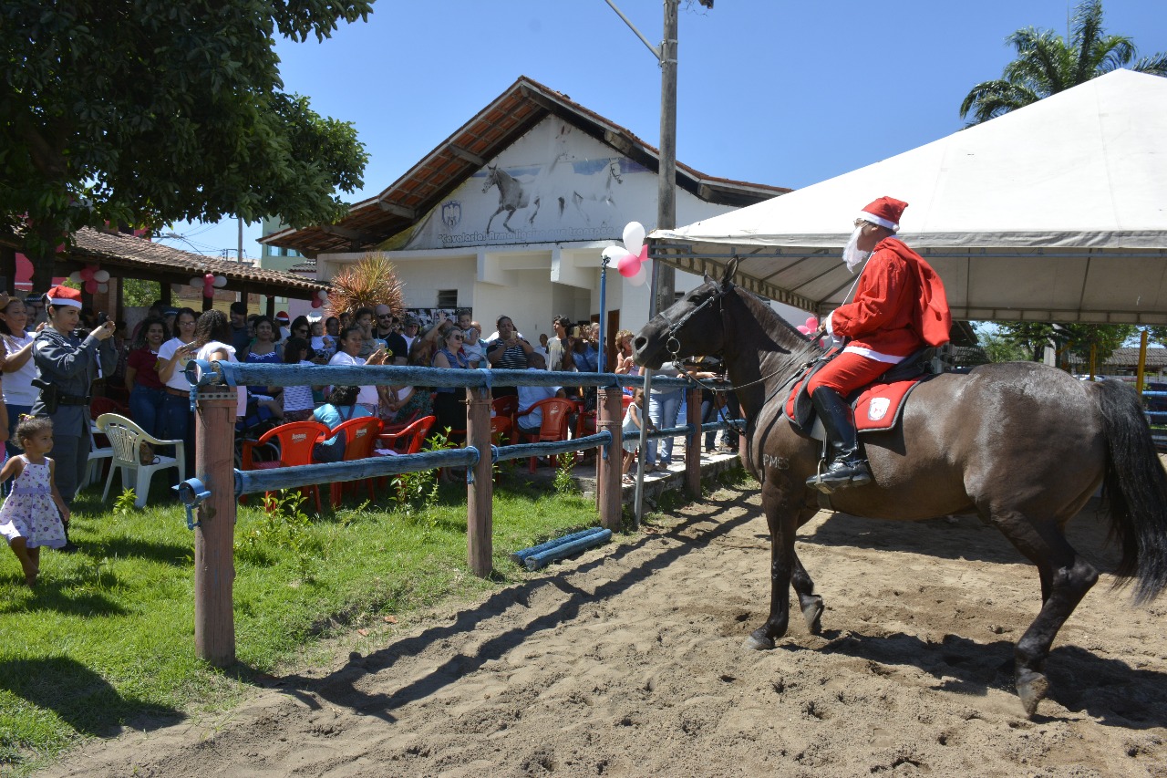 Chegada do Papai Noel a cavalo 