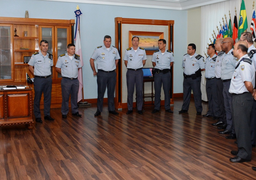 Momento de agradecimento do comando-geral aos integrantes do Corpo Musical da PMES