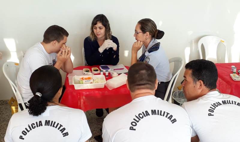 Policiais militares do 1º Batalhão em atendimento para realização de exames