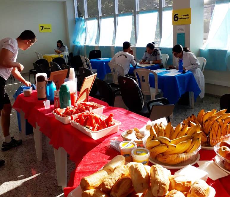 Os militares também recebem um lanche após a realização dos exames