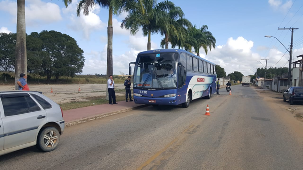 Abordagem a coletivo realizada durante a operação